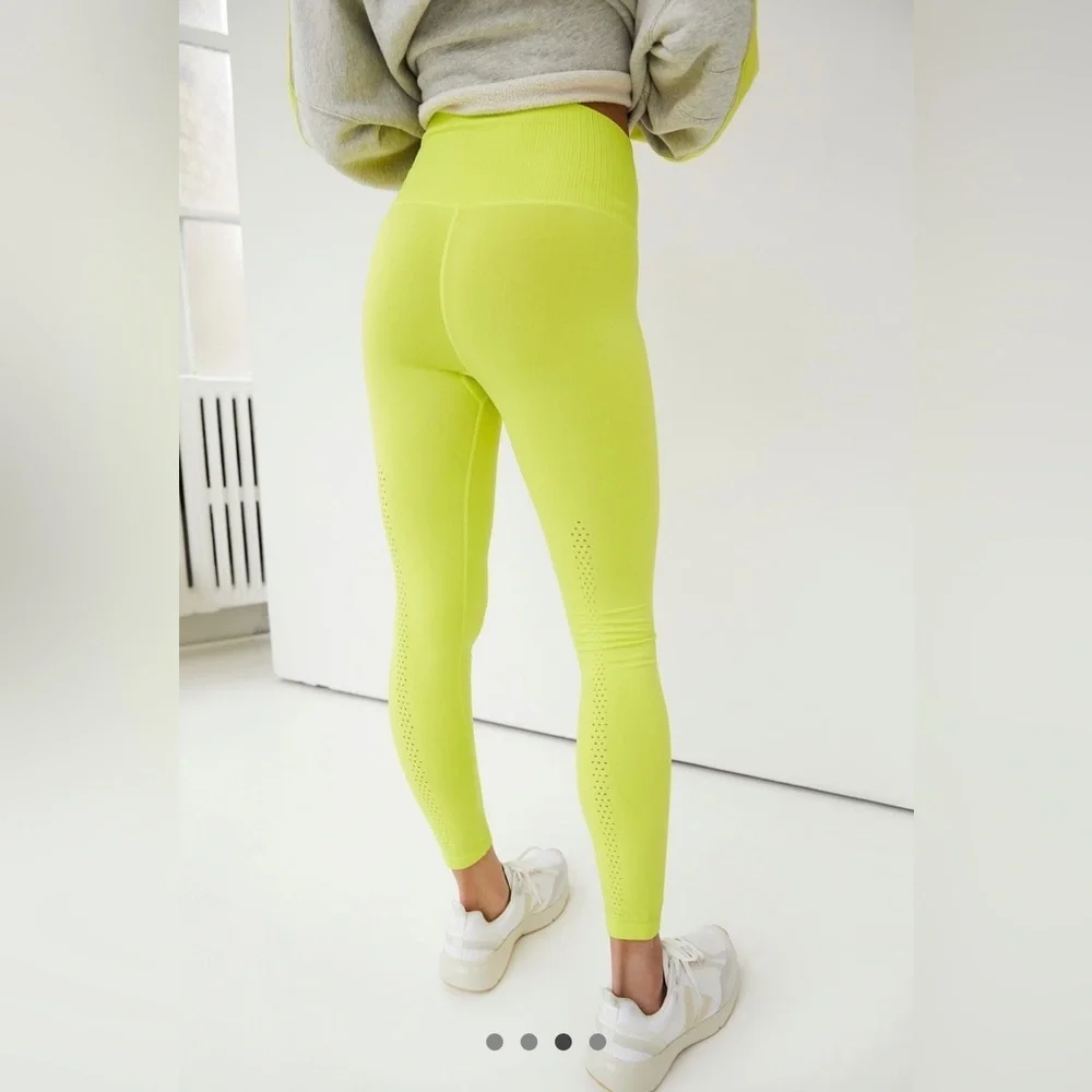 NWT. $78R Free People Good Karma Leggings. Margarita. Size M/L